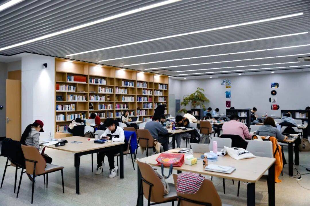 中国大学图书馆学习场景